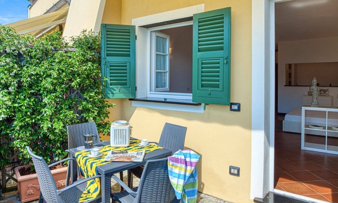 Levanto Apartment | Strawberry - Charming little apartment with panoramic terrace in Levanto, Cinque Terre