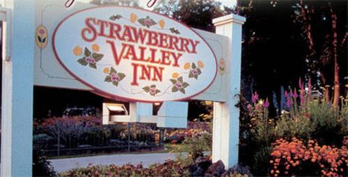 Mount Shasta Hotel | Strawberry Valley Inn