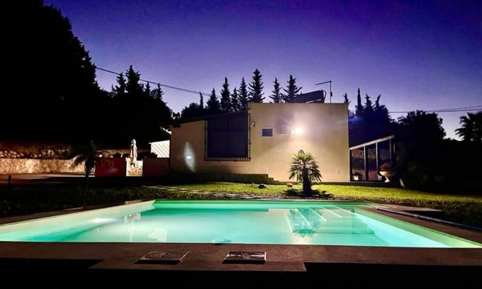 Avola House | Strelitzia house with heated swimming pool from December 2024 and garden