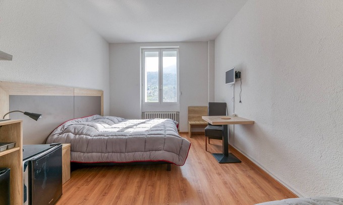Arvillard Apartment | Studio '106' with Shared Pool, Shared Terrace and Wi-Fi