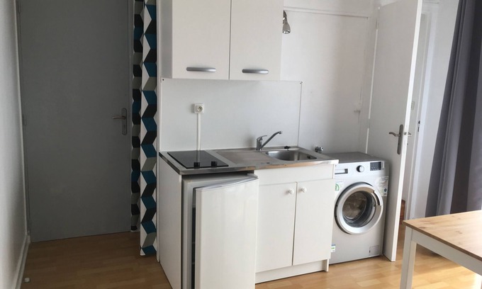 Aytre Apartment | STUDIO 20 m2 Tasdon district for June 2025