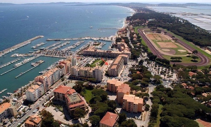 Toulon - Hyeres Apartment | Studio 3-Studio-Comfort-Ensuite with Shower-Harbour view