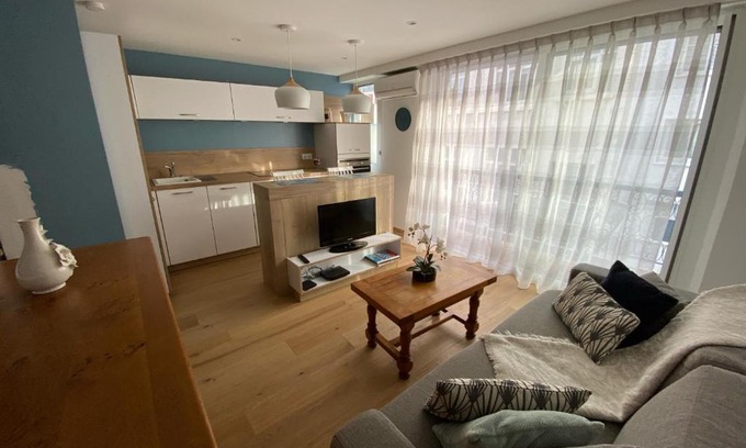 Prado - Republique Apartment | Studio 30 M2 Hyper centre, Neuf, Parking Gratuit, 3 Étoiles