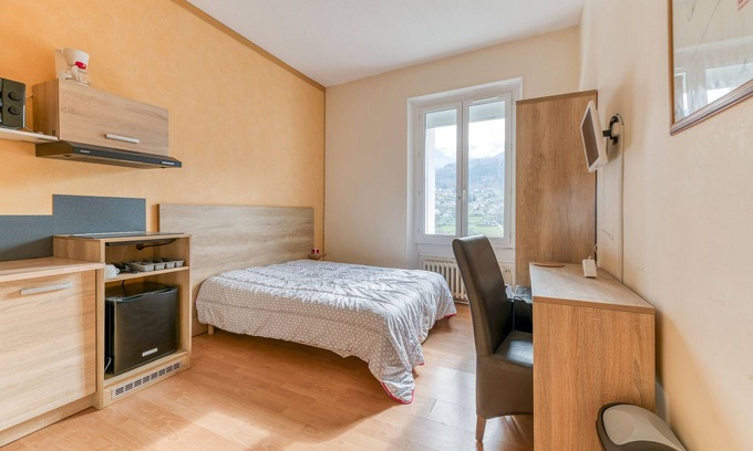 Arvillard Apartment | Studio '305' with Shared Pool, Shared Terrace and Wi-Fi