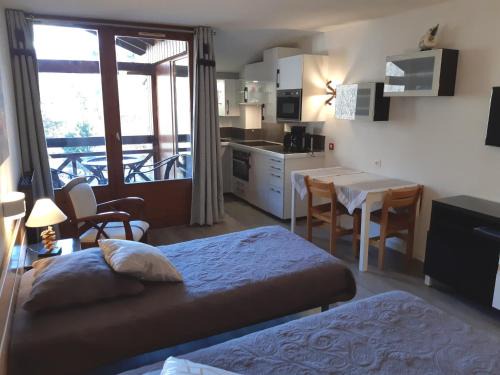 Brides-les-Bains Apartment | Studio 4 pers avec vue Vanoise, parking et wifi inclus - FR-1-512-149