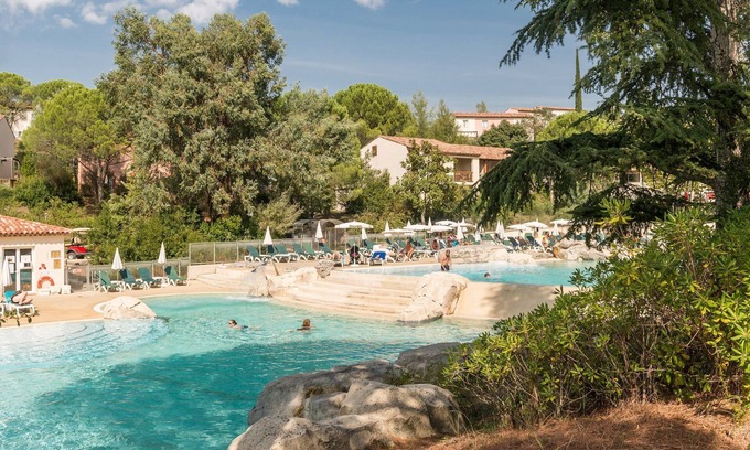 Rouret Apartment | Studio Abordable avec Climatisation | Wi-Fi