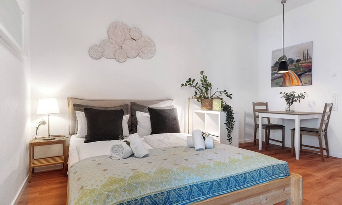 Unterwiehre-Nord Apartment | Studio Apartment 'Km Style Nr 1' with Private Terrace and Wi-Fi