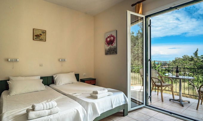 Kateleios Apartment | Studio Apartment "Anemona studio 7" with Shared Pool & Wi-Fi