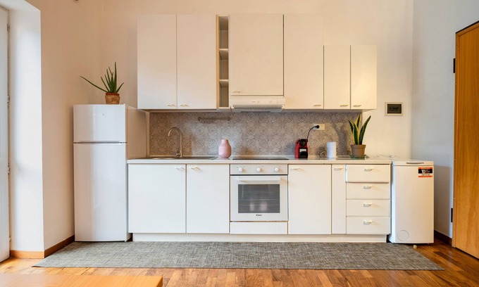 Grottaglie Apartment | Studio Apartment 'Casa Le Margherite 1' with Balcony, Wi-Fi and Air Conditioning
