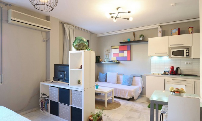 Baena Apartment | Studio Apartment 'Casa Curro' with Wi-Fi and Air Conditioning