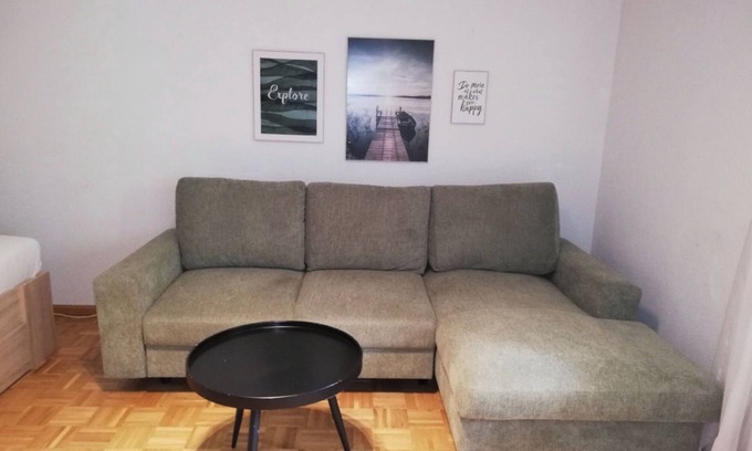 Bad Krozingen Apartment | Studio Apartment '1 Zimmer Appartement 20' with Balcony and Wi-Fi