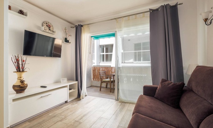 El Medano Apartment | Studio Apartment Estudio Centro Medano close to the Beach with Wi-Fi & Balcony