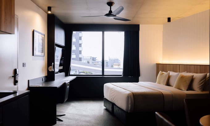 Newcastle Hotel | Studio Apartment in CBD