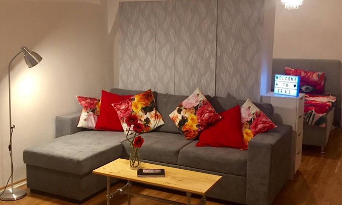 Graz City Centre Apartment | Studio apartment in the heart of Graz's old town -kitchen, bathroom, WC, balcony