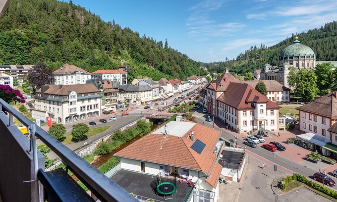 St. Blasien Apartment | Studio Apartment 'Kloster Meister Haus 15' with Balcony