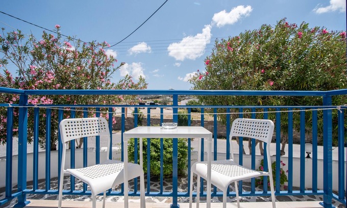 Paros Apartment | Studio Apartment 'Livadia Seaside Studios 11' with Shared Terrace, Wi-Fi and Air Conditioning