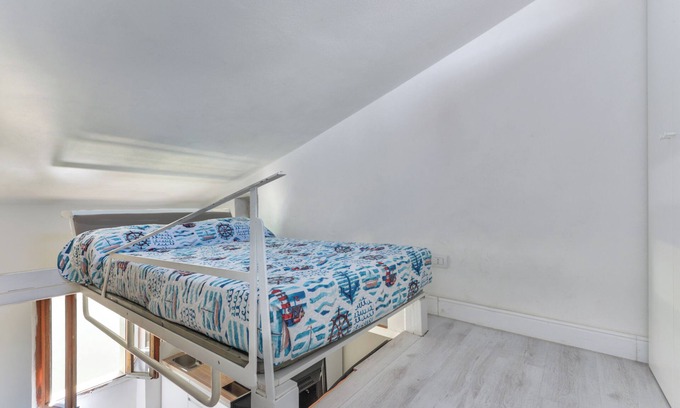 Rio Marina Apartment | Studio Apartment 'Loft Maestrale' with Wi-Fi and Air Conditioning