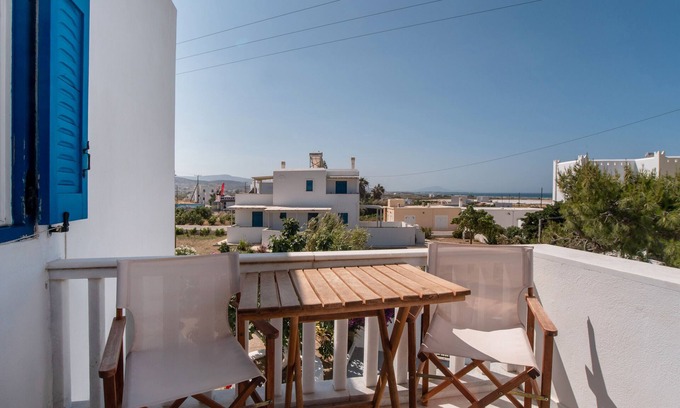 Mikri Vigla Apartment | Studio Apartment 'Maroulis Studios - 5' with Private Garden, Wi-Fi and Air Conditioning