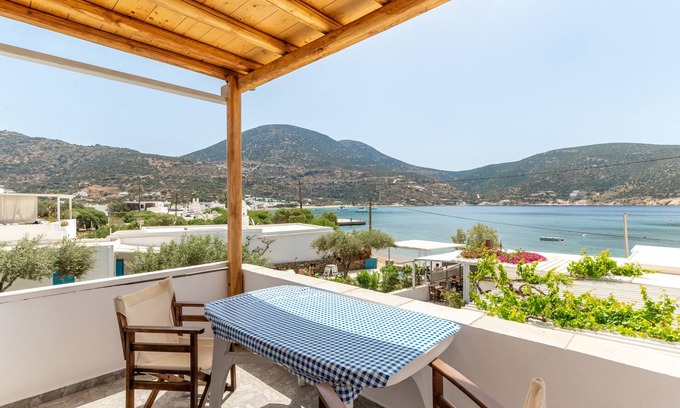 Vathi Apartment | Studio Apartment 'Sifnos 6' with Sea View, Wi-Fi and Air Conditioning