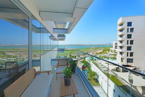 Abu Dhabi Apartment | Studio Apartment with Beautiful View