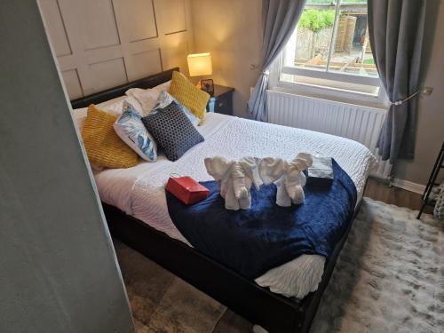 Fulwell and Hampton Hill Apartment | Studio at 113b - a home away from home