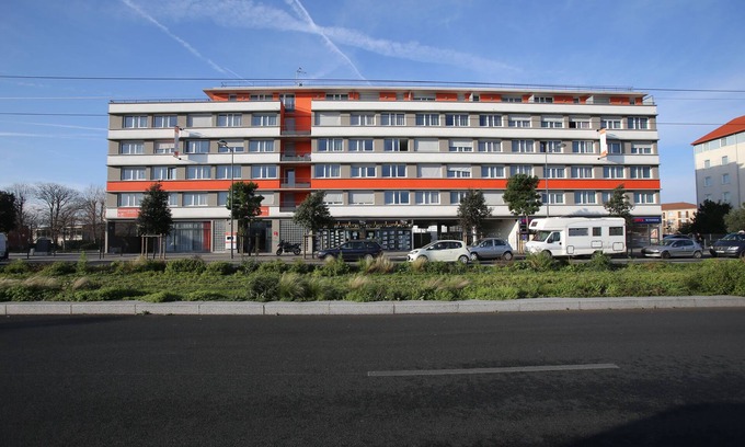 Chevilly-Larue Apartment | Studio av/Balcon | Près de Paris | 2 min du Tram