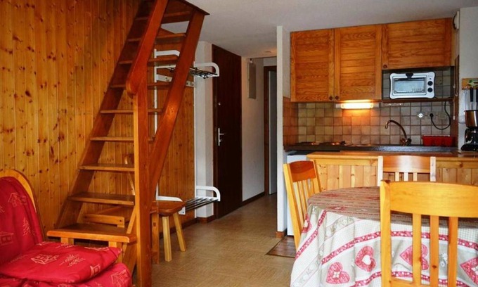 Le Grand-Bornand Apartment | Studio avec cabine et mezzanine, parking et proche des pistes - FR-1-241-170
