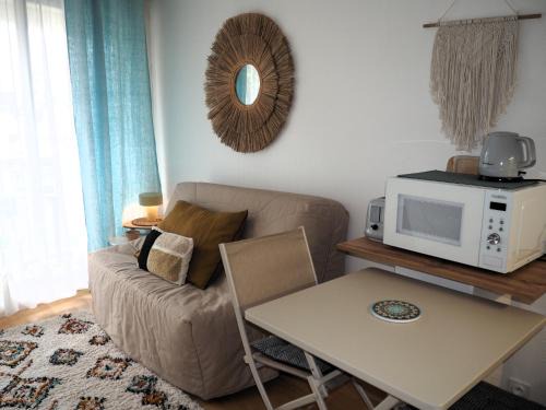 Dinard Apartment | Studio, balcon et accès direct page