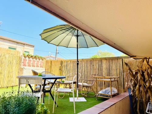 Cogolin Apartment | Studio Beausoleil Cosy Terrace