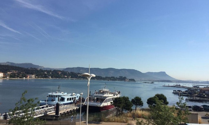 Les Sablettes Apartment | Studio Bord de Mer et VUE sur MER WIFI OFFERT