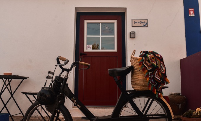 Setubal Apartment | Studio by the mountainsPet friendly