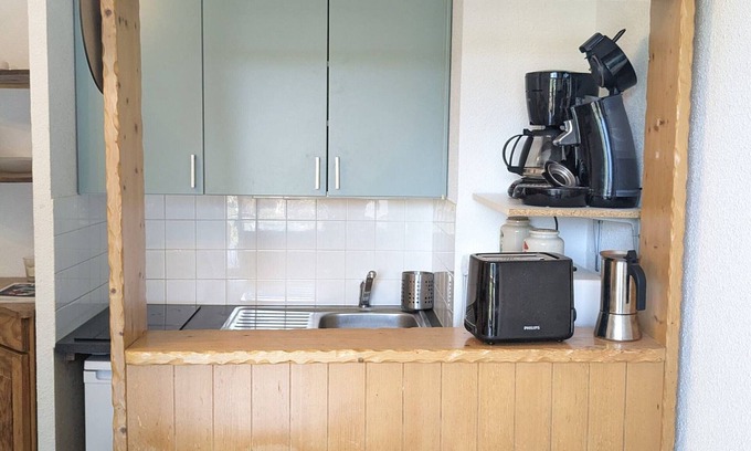 Prapoutel Apartment | Studio cabin for 4, slopeside, balcony, south-facing