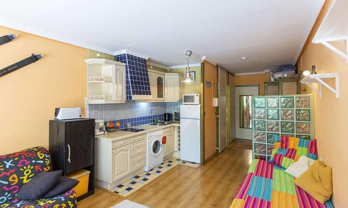 Eaux-Bonnes Apartment | Studio cabin for 4, close to slopes in Gourette