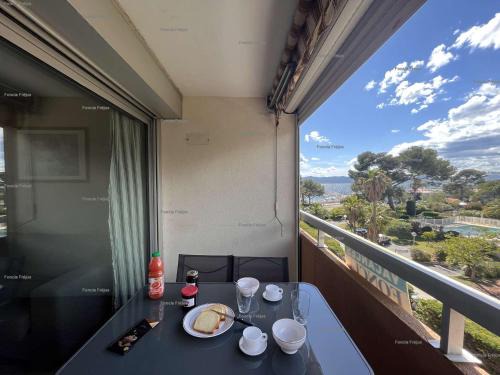 Saint-Raphael Apartment | Studio cabine à St-Raphaël avec terrasse et parking, à 100m de la plage - FR-1-226A-23