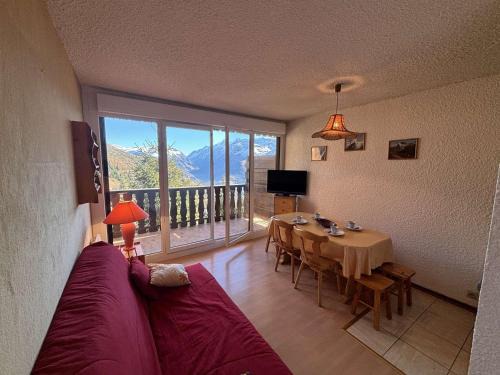 Auris Apartment | Studio cabine au pied des pistes avec balcon et parking gratuit - FR-1-297-348