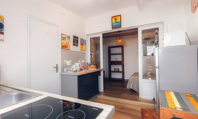 L'Ermitage-les-Bains Apartment | STUDIO CASSIA, 300m from the beach