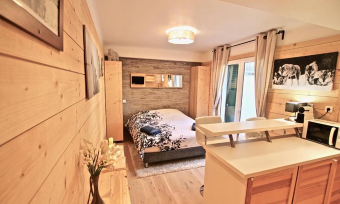 Saint-Etienne-de-Tinee Apartment | STUDIO CENTRE AURON