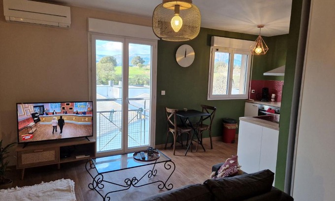Sarrola-Carcopino Apartment | Studio Climatisé Parking Gratuit