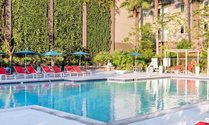 Anaheim Resort Condo | Studio Condo Thrill Seekers Dream w/ Theme Parks!