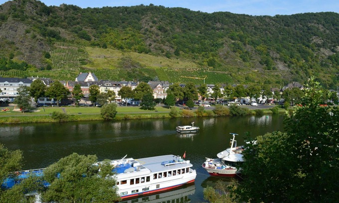 Cochem Apartment | Studio Dornfelder with Moselle view