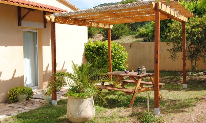 Alata Apartment | Studio ds Villa in La Campagne av Terrasse, quiet in ALATA