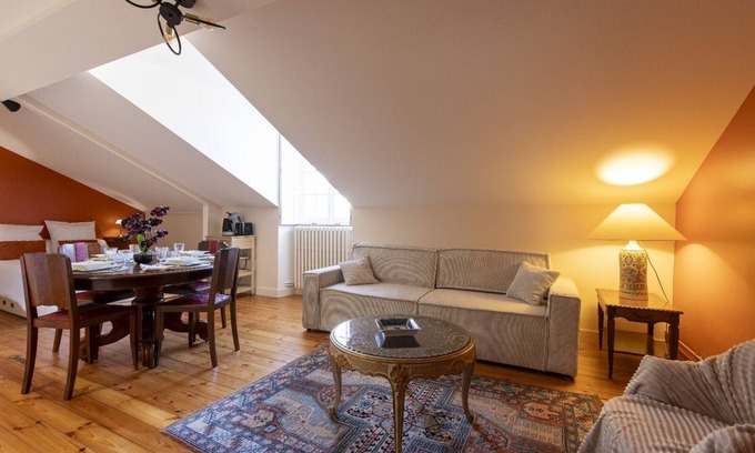 Jarnac Apartment | Studio-Ensuite with Shower-River view