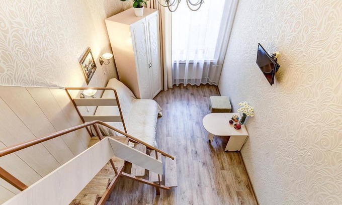 Vladimirskiy Apartment | Studio Favorite City