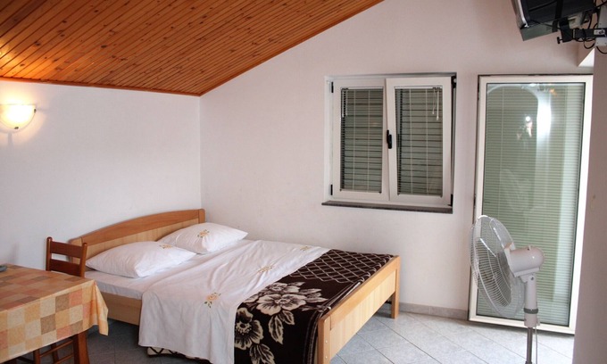 Grebastica Apartment | Studio flat with balcony and sea view Grebaštica, Šibenik (AS-4867-a)