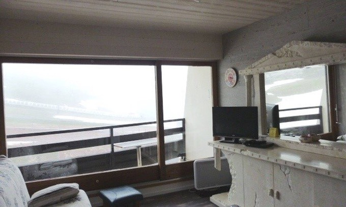 Arette Apartment | Studio for 6, balcony, near slopes and shops