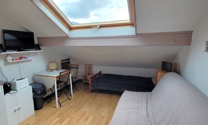 Saint-Leger-les-Melezes Apartment | Studio at the foot of the slopes in St Léger les Mélèzes - 2/3 people