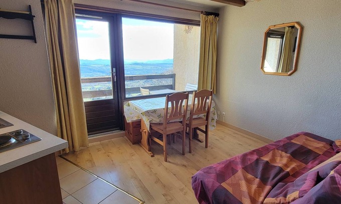 Saint-Michel-de-Chaillol Apartment | Studio for 2 with south-facing balcony, near station