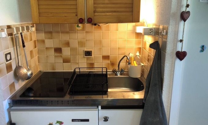 Allos Apartment | Studio in well maintained residence with caretaker in the mountains 1400m.