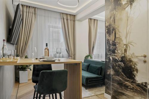 Bucharest City-Centre Apartment | Studio Jungle breath - City centre
