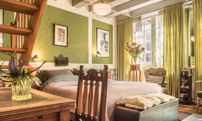 Burgwallen Nieuwe Zijde Apartment | Studio Koggeschip Amsterdam BB